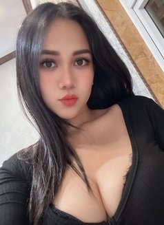 Jenly - puta in Singapore Photo 8 of 8