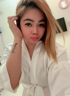 Pia - puta in Dubai Photo 13 of 20