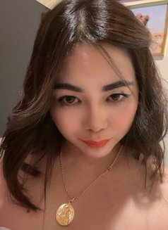 Pia - escort in Dubai Photo 26 of 29