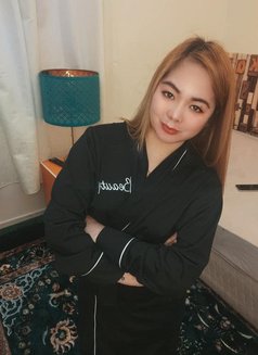 Pia - escort in Dubai Photo 27 of 29