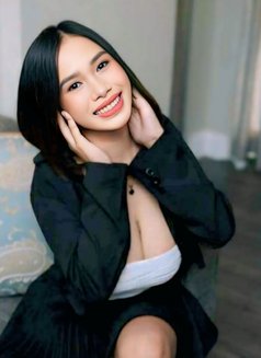 Pia - escort in Manila Photo 1 of 6