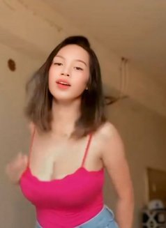 Pia - escort in Manila Photo 2 of 6