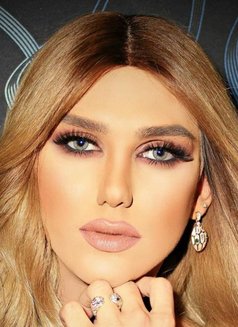 Pia Lebanon - Agencia de acompañantes transexuales in Dubai Photo 7 of 7