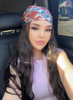 Pia - puta in Beirut Photo 3 of 13