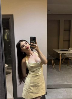 Pia - puta in Beirut Photo 4 of 13