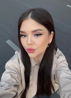 Pia - puta in Beirut Photo 5 of 13