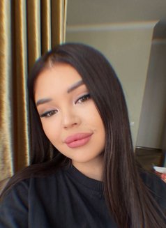 Pia - puta in Beirut Photo 10 of 13