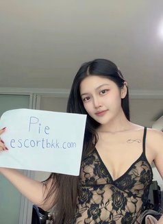 Pie - escort in Bangkok Photo 7 of 20