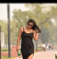 Pihu independent - escort in Noida