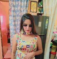 I am collage student priya - puta in Chennai Photo 4 of 4