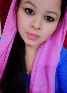 Pihu - escort in New Delhi Photo 2 of 5