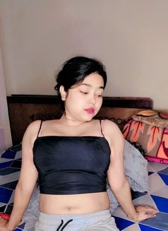 Pihu - escort in New Delhi Photo 2 of 4