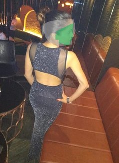 Piiya - escort in Mumbai Photo 5 of 6