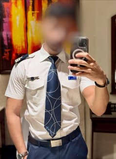 Pilot Ankit - Male escort in New Delhi Photo 4 of 5