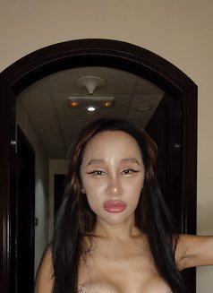 Pim 8 Inches - Transsexual adult performer in Pattaya Photo 9 of 14