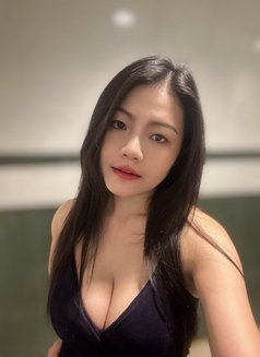 Pim - escort in Bangkok Photo 4 of 13