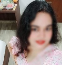 Pimple Singh - puta in Hyderabad