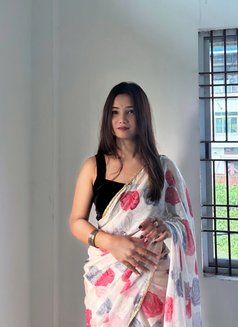 Pinal - puta in Bangalore Photo 1 of 2
