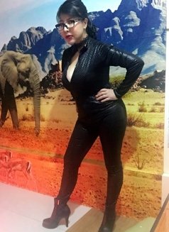 Mistress Nel - dominatrix in Manila Photo 5 of 11