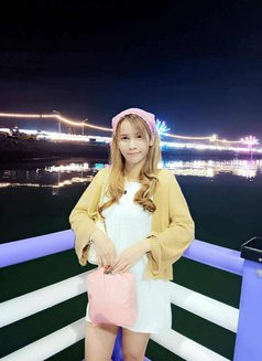 Pingky - escort in Phuket Photo 4 of 6