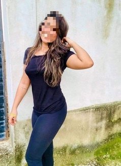 Pinidi independent hot girl - escort in Colombo Photo 5 of 5