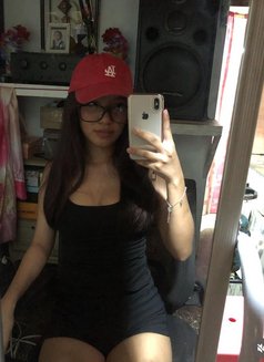 Pink - escort in Manila Photo 2 of 4