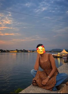 Pinki - masseuse in Kochi Photo 2 of 6