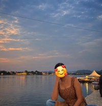 Independent Real meet & Cam session - masseuse in Kochi