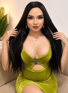carrie ladyboy - Transsexual escort in Riyadh Photo 3 of 5