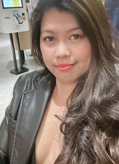 Pinky - puta in Dubai Photo 2 of 10