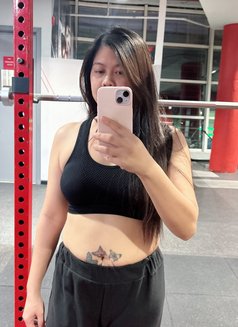 Pinky - puta in Dubai Photo 3 of 10