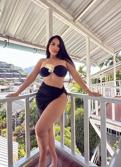 sasa curvy sexy&elegant VVIP escort - puta in Dubai Photo 5 of 5