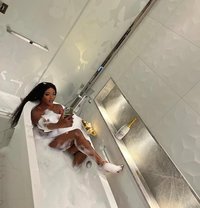 Pinky - escort in Bali