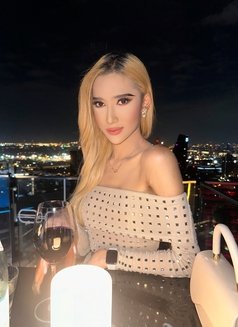 Pinky top/bottom - Transsexual escort in Riyadh Photo 1 of 10