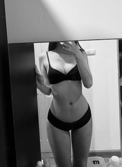 Pinkypie - escort in Thane Photo 4 of 8