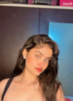 𝗣𝗿𝗮𝗰𝗵𝗶 𝗔𝗺𝗯𝗲𝗿 𝗛𝗮𝘇𝗲𝗹 𝗘𝘆e - escort in Mumbai Photo 9 of 16