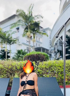 Piya - puta in Kathmandu Photo 2 of 4