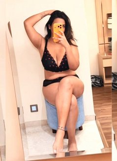 Piyaaa - escort in Bangalore Photo 8 of 10