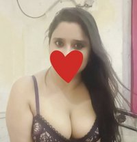 Piyu Sharma - puta in Mumbai