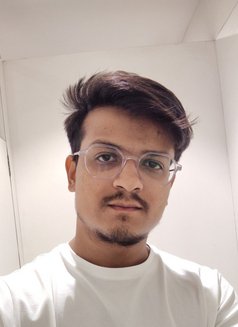 Piyush - Male escort in Dubai Photo 3 of 3