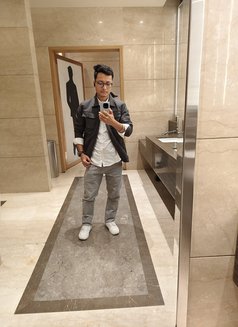 Piyush Long Stamina - Male escort in New Delhi Photo 1 of 2