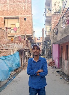 Piyush Mishra - Acompañantes masculino in New Delhi Photo 5 of 5