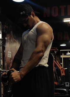 Pizzi - Male escort in Bangalore Photo 1 of 1