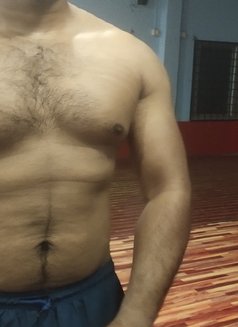 Pks - Acompañantes masculino in Kathmandu Photo 1 of 2