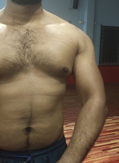 Pks - Acompañantes masculino in Kathmandu Photo 2 of 2