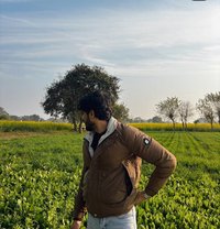 Playboy Noida - Acompañantes masculino in Noida