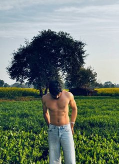 Playboy Noida - Acompañantes masculino in Noida Photo 7 of 8