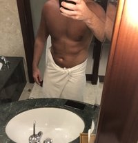 NO PHONE NUMBER ONLY TELEGRAM TO CONTACT - Male adult performer in Dubai