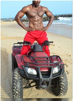Pleasure Boy - Acompañantes masculino in Mombasa Photo 8 of 20