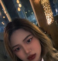 Ploy Hi - puta in Bangkok
